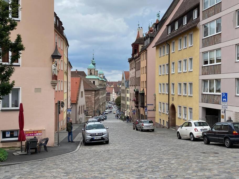 Grosszuegiges Studio-Apartment - Top-Lage + Parken Nuremberg Bagian luar foto